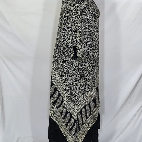 Asymmetrical Black and Cream Dress (1x) - Picture 2 of 4